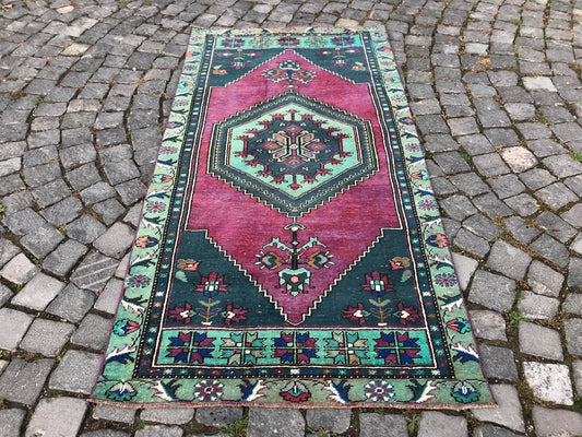 5.9 x 3 ft Turkish Vintage Area Wool Rug